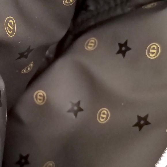 Brand New Dior Black Velour Sequin Cosmetic Bag with Gold Accents GWP - Picture 7 of 10